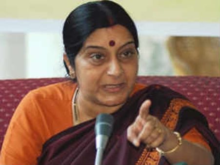 జగన్‌ను మళ్లీ వెనకేసుకొచ్చిన సుష్మా స్వరాజ్