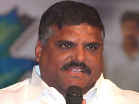 బొత్సపై విరుచుకుపడిన జగన్ పార్టీ నాయకులు