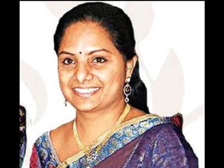 రాయపాటి హైదరాబాదు నుంచి వెళ్లాలి: కెసిఆర్ కూతురు