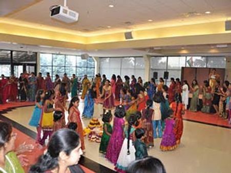 చికాగోలో ఎన్నారైల బతుకమ్మ పండుగ