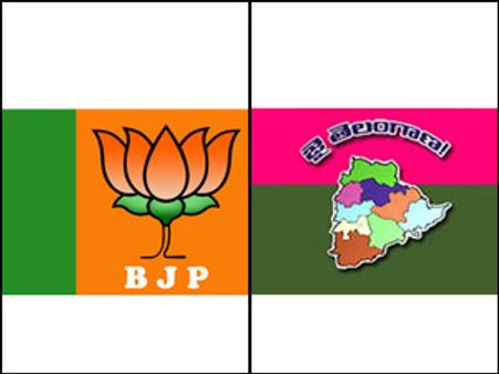 రైల్ రోకో: టిఆర్ఎస్, బిజెపి నేతలపై ఆర్పీఎఫ్ కేసు