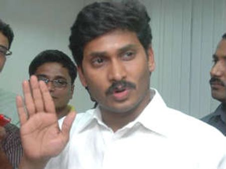 వైయస్ జగన్‌కు షాక్, టిడిపిలోకి శిల్పా చక్రపాణి రెడ్డి