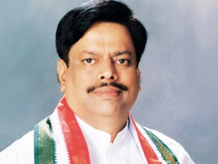 ఎమ్మెల్సీ రేసులో గిరీష్ సంఘీ, రోశయ్య ఆశీస్సులు