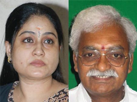 బిజెపిలోకి రాములమ్మ: బాంబు పేల్చిన ఆలె నరేంద్ర