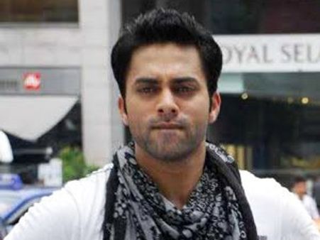 తాగి విద్యార్థులపై దాడి చేసిన హీరో నవదీప్, కేసు నమోదు