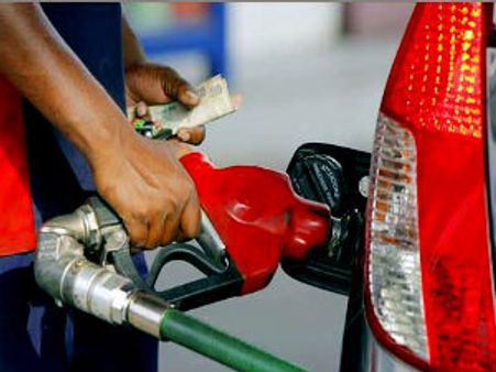 మళ్లీ పెట్రో మంట, పెట్రోల్ ధర పెంపు యోచన