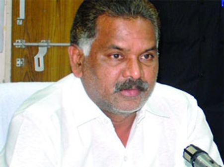 పల్లె వెలుగు బస్సు నడిపిన మంత్రి బాలరాజు