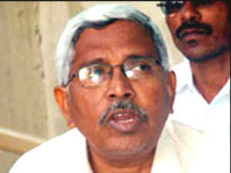 పాపం తెలంగాణ మంత్రులదే, దిగి వచ్చేది: కోదండరామ్