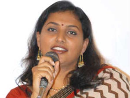 రాష్ట్రమే ఉదాహరణ: కిరణ్ ప్రభుత్వంపై రోజా విసుర్లు