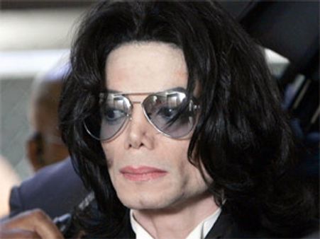 మైఖేల్ జాక్సన్ మృతికి డాక్టరే కారణం: కోర్టు తీర్పు