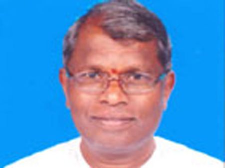 టిఆర్ఎస్‌లో చేరతారని ప్రచారం: మంత్రులపై రాజయ్య