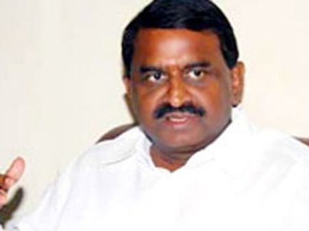 స్కామ్‌లపై పితాని గురి పెట్టిందే మంత్రులను?