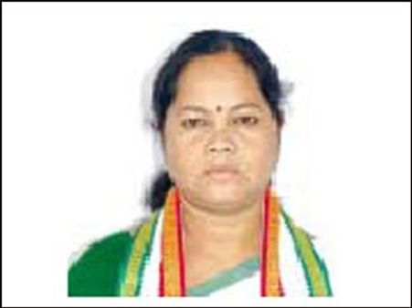 వైయస్ జగన్ వెంటే ఉంటా: ఎమ్మెల్యే కుంజా సత్యవతి