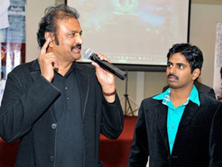 అమెరికాలో ఎన్నారైలతో మోహన్ బాబు