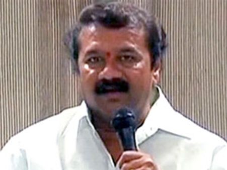 వైయస్, కెవిపిల అక్రమాలపై పెదవి విప్పండి: తలసాని