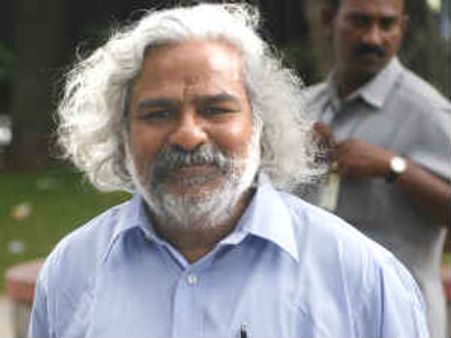 దమ్ముంటే నన్ను జైల్లో పెట్టండి: ప్రభుత్వానికి గద్దర్ సవాల్