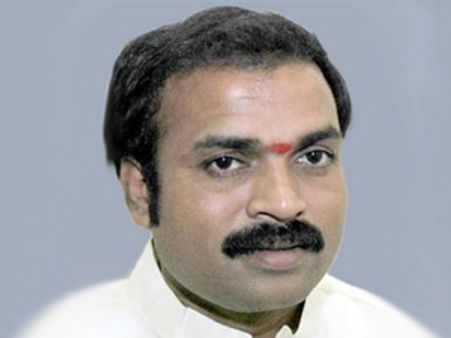 కర్ణాటకలో గాలి అనుచరుడు శ్రీరాములు కొత్త పార్టీ