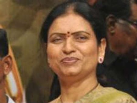 ఇతరులకు మద్దతిస్తావా?: డికె అరుణ, జూపల్లి అరెస్టు