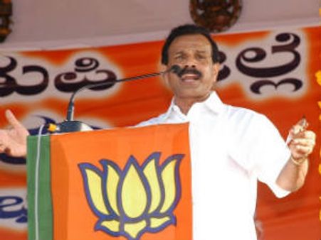 ఎమ్మెల్యేలతో కలిసి కర్నాటక సిఎం గౌడ శ్రీవారి దర్శనం