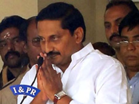 సిఎం కిరణ్‌ను కలిసిన ఇద్దరు జగన్ వర్గం ఎమ్మెల్యేలు