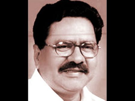 నేను ఒక్కడినే, కానీ నా వెనక కోటి మంది: జూలకంటి