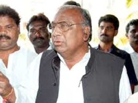 ల్యాంకోపై విరుచుకుపడిన వి. హనుమంతరావు