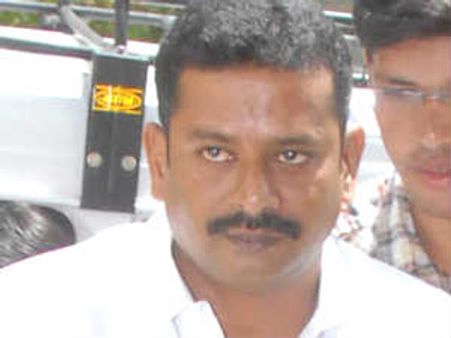 మద్దెలచెర్వు సూరి సోదరి గంగుల హేమలత అరెస్టు