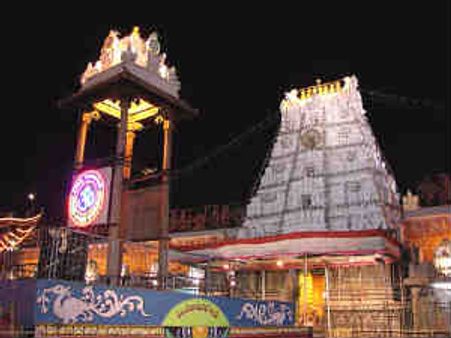 అలిపిరి కాలినడక బాటలో గుండెపోటుతో భక్తుడి మృతి