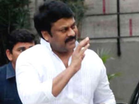 కిరణ్ మంత్రి వర్గ విస్తరణపై నోరు విప్పిన చిరంజీవి