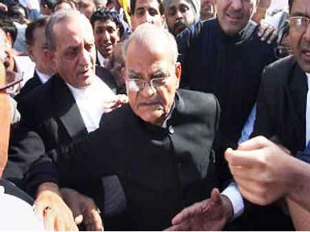 లొంగిపోయిన సుఖరామ్: జైలుకు పంపిన కోర్టు