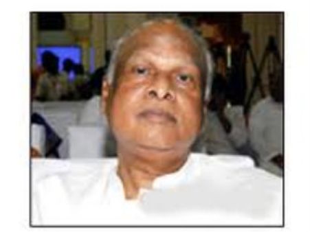 అధికారముందనే: పిఆర్పీపై పాలడుగు పరోక్ష వ్యాఖ్యలు