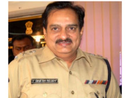 భాను కిరణ్ బతికే ఉన్నాడు, గాలిస్తున్నాం: డిజిపి