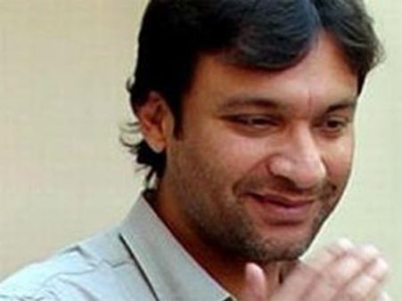 సాటానిక్ చదివినవారిని అరెస్టు చేయండి: అసదుద్దీన్