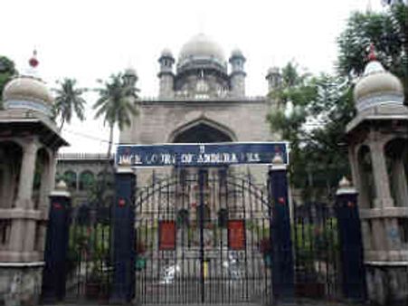 టిడిపి ఎమ్మెల్సీకి హైకోర్టు షాక్: రెండు ఓట్లతో ఓటమి