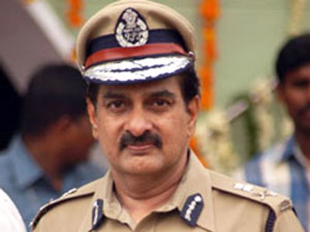 భానుకిరణ్ కోసం ప్రత్యేక టీమ్స్‌తో గాలింపు: డిజిపి దినేష్