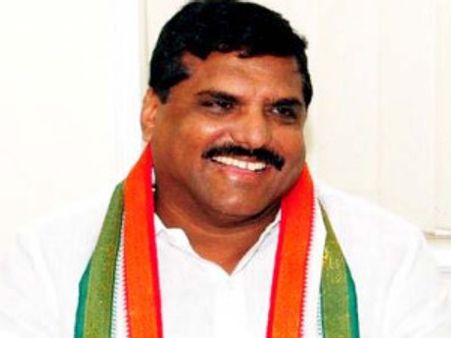 మద్యం సిండికేట్లు, ప్రధానితో బొత్స భేటీ