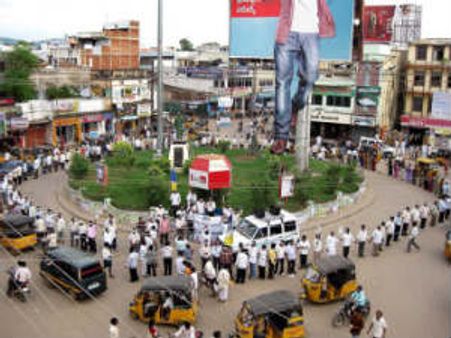  జగన్ బంధువు, వైయస్సార్సీ నేత కొండారెడ్డిపై రౌడీషీట్