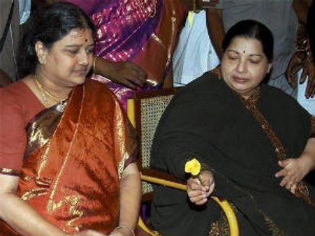 జయలలిత రివేంజ్, శశికళ సోదరుడు దివాకరన్ అరెస్ట్