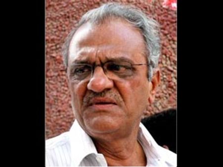 ఎంత అందమో అంత అవినీతి: శ్రీలక్ష్మిపై నారాయణ