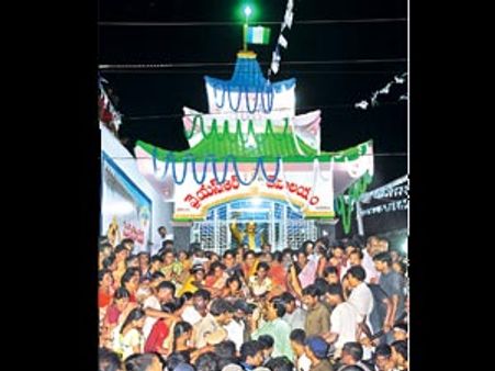వైయస్ రాజశేఖర రెడ్డికి గుంటూరులో మరో ఆలయం