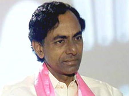 మేడారంలో గాయపడిన కెసిఆర్, 48కిలోల తులభారం