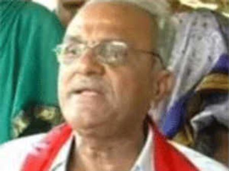 జగన్ను బాబుతో పోల్చొద్దు:నారాయణ, ఓదార్పుపై సెటైర్