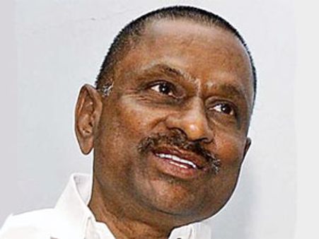 కిరణ్‌పై ఫైట్: పది రోజులు అసెంబ్లీకి డిఎల్ డుమ్మా