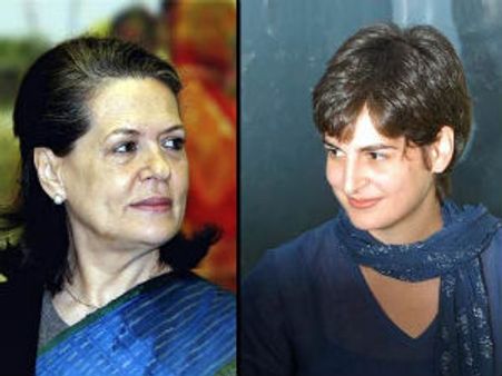 కలిసి ప్రచారం చేస్తున్న సోనియా, ప్రియాంక గాంధీ