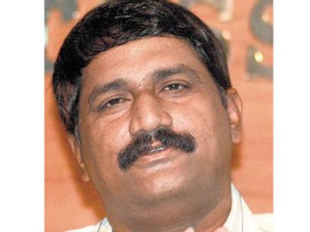 నాకు ఫ్రీ పబ్లిసిటీ, చిరంజీవిపై ఒత్తిడి తెస్తున్నాం: గంటా