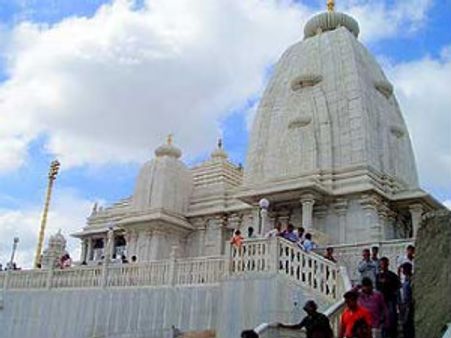 బిర్లా మందిర్ సమీపంలో గుప్త నిధులు?