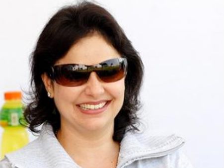 సచిన్, సెహ్వాగ్ ఫ్లాప్, భార్యల బ్యాటింగ్