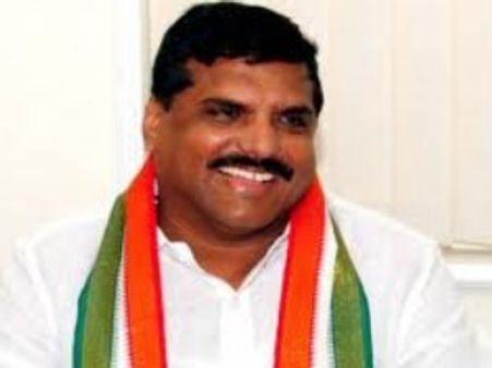 ఆ వాదన తెచ్చేందుకే కొవ్వూరులో కెసిఆర్ పోటీ: బొత్స