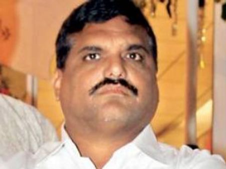 బొత్సపై టిడిపి ఫైర్: అధికార పక్ష సభ్యుల మౌనం