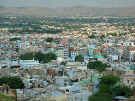 బాలుడి వేళ్లు నమిలిన మహిళ: జైలులో సంఘటన